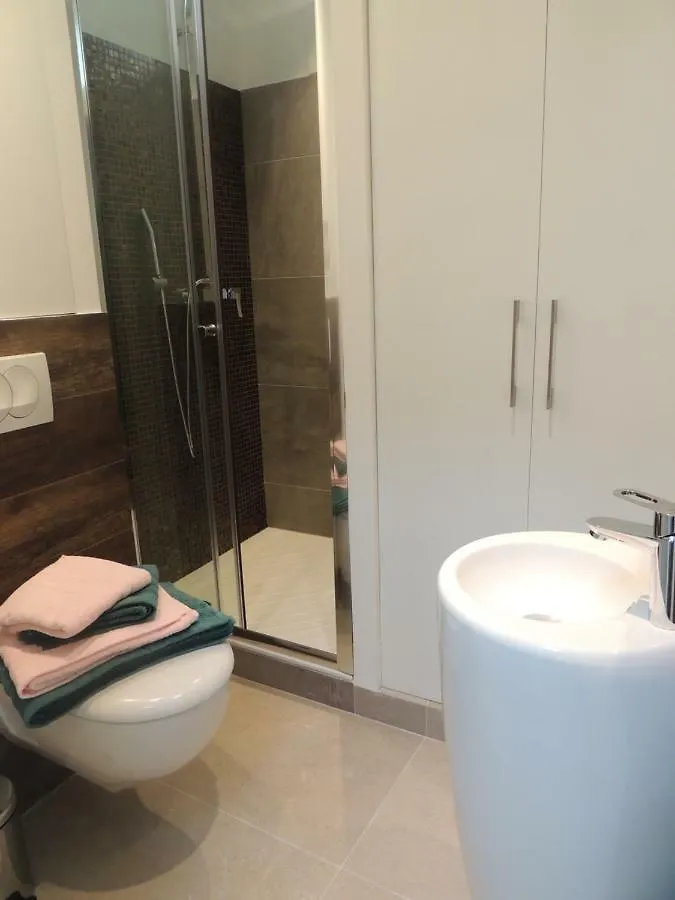13 Avenue Windsor Apartment Cannes France